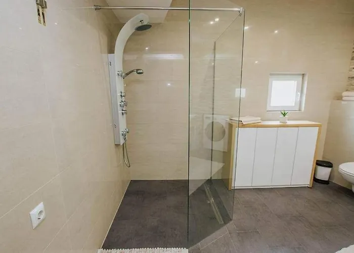 Moderan S Hidromasaznom Kadaom Daire