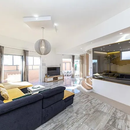 Apartment Moderan S Hidromasaznom Kadaom Trogir