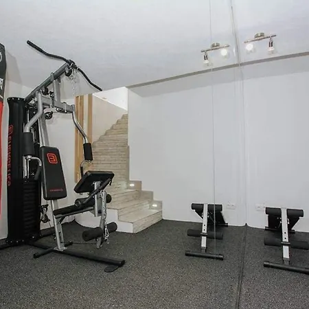 Moderan S Hidromasaznom Kadaom Apartment *
